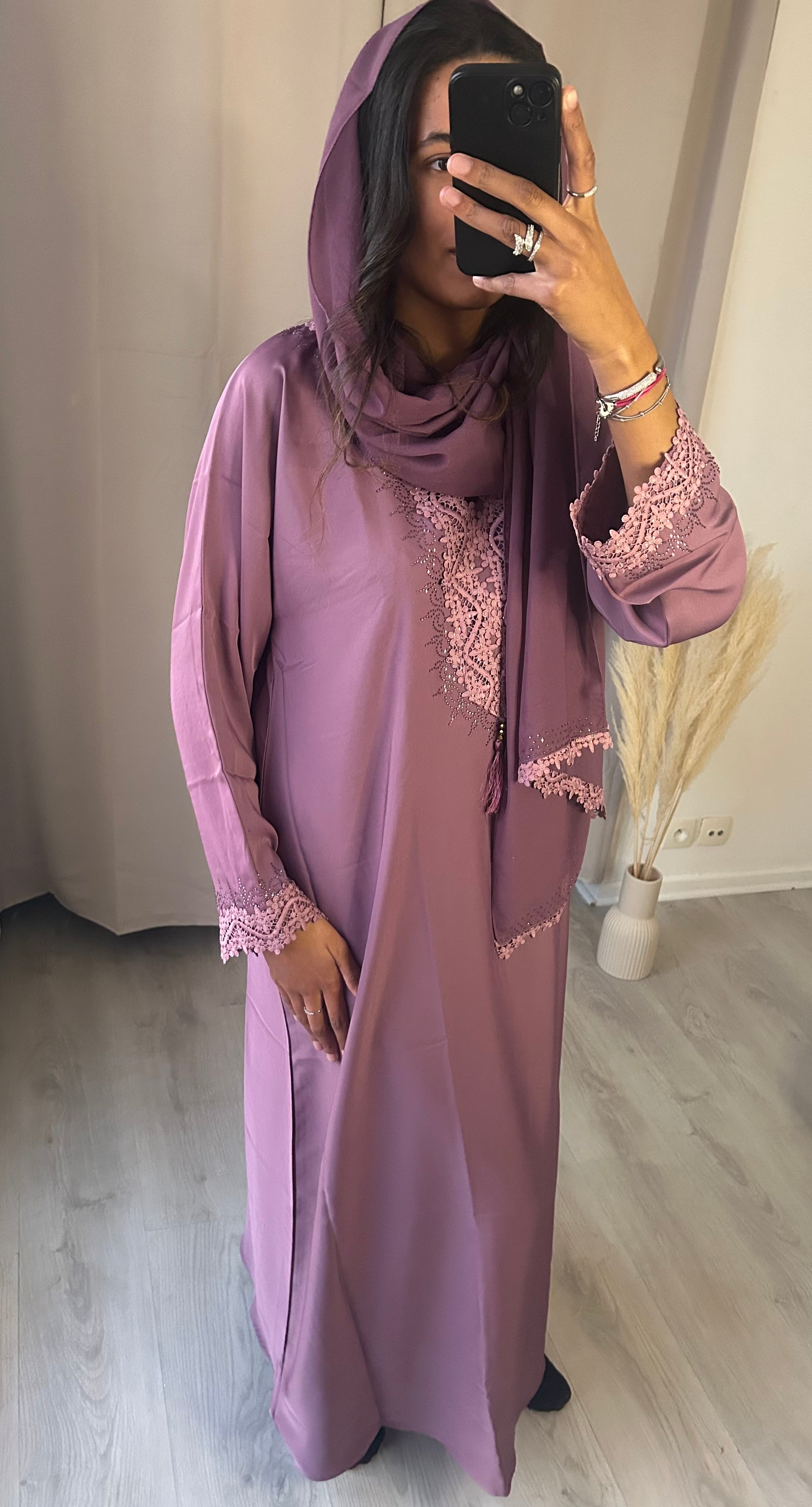 Abaya Lila