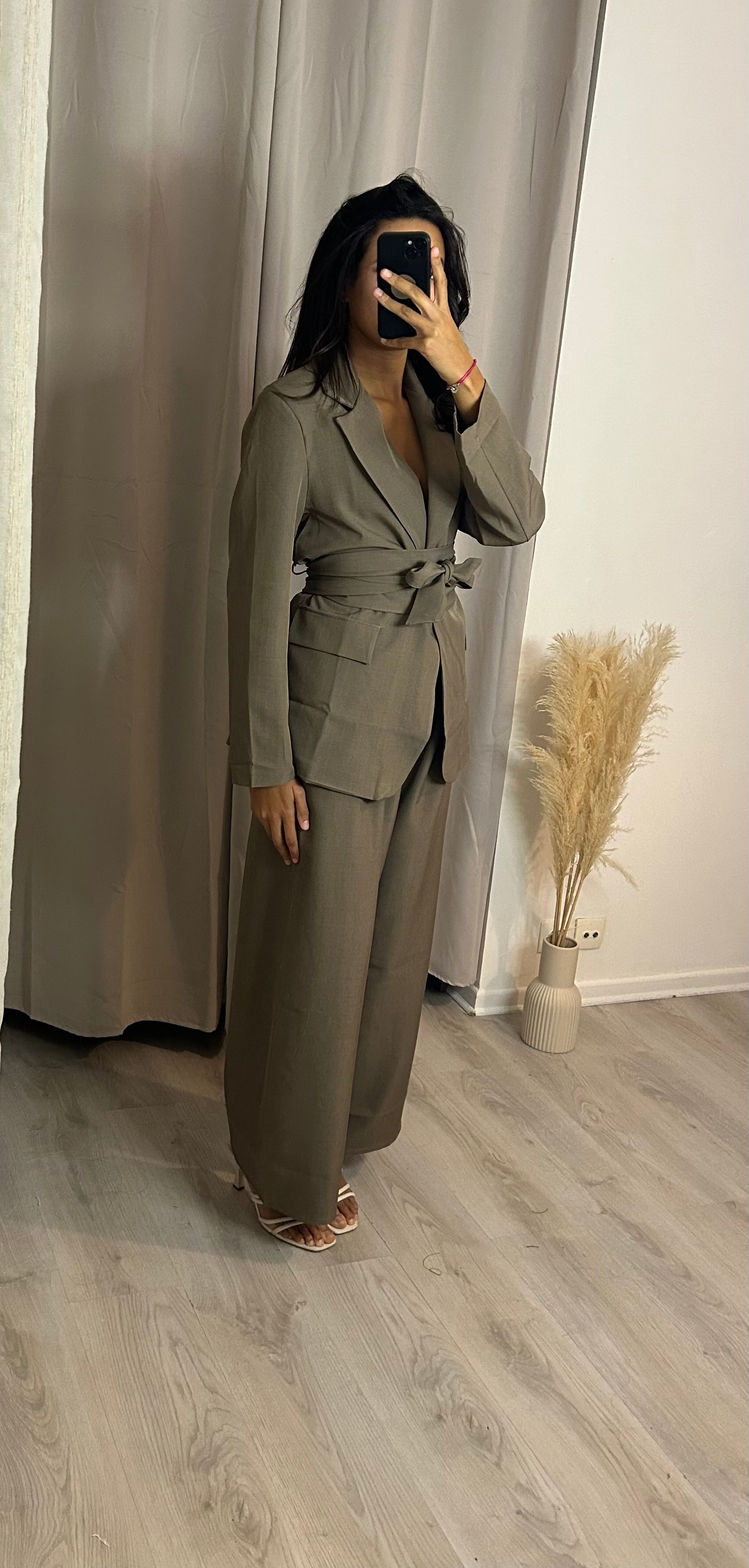 Ensemble tailleur ceinturé Taupe