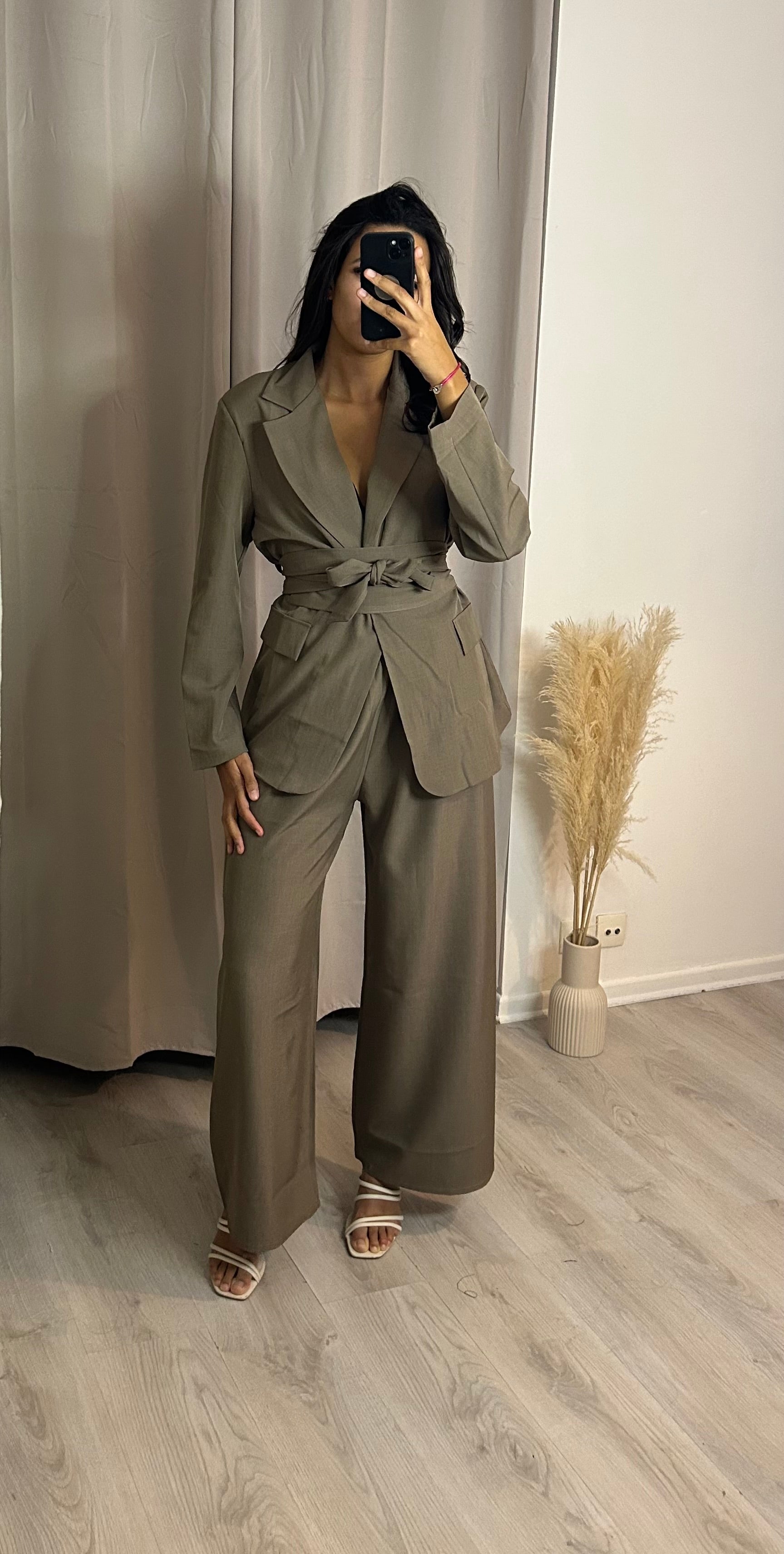 Ensemble tailleur ceinturé Taupe