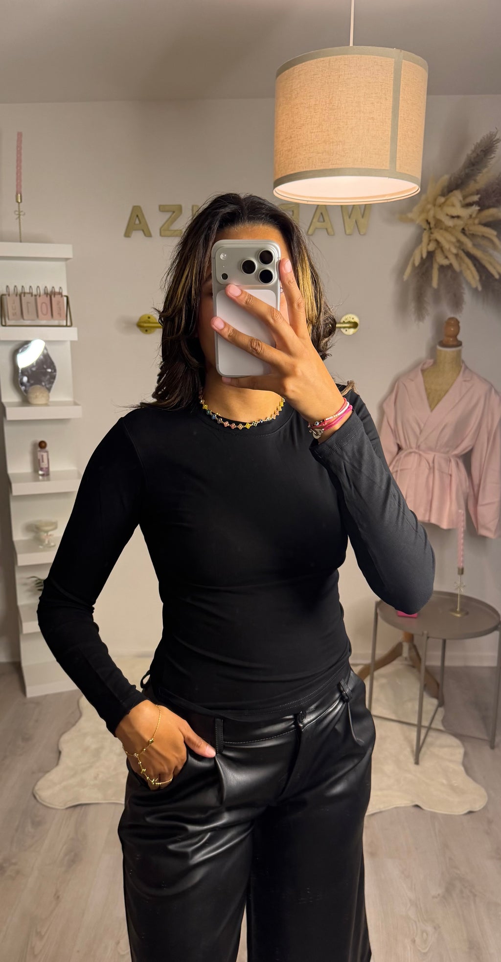 Top Yana Noir