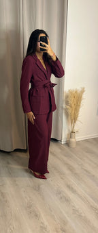 Ensemble tailleur ceinturé Bordeaux