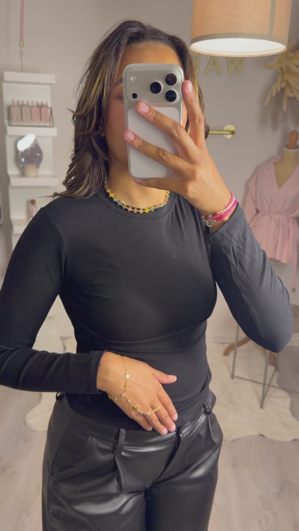 Top Yana Noir