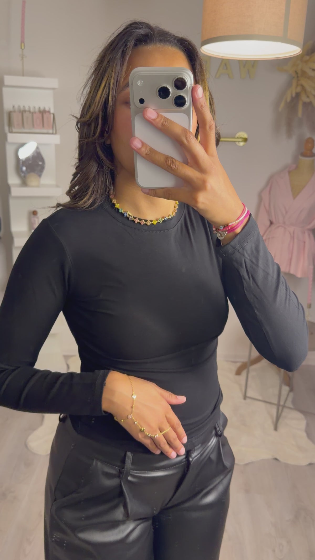 Top Yana Noir