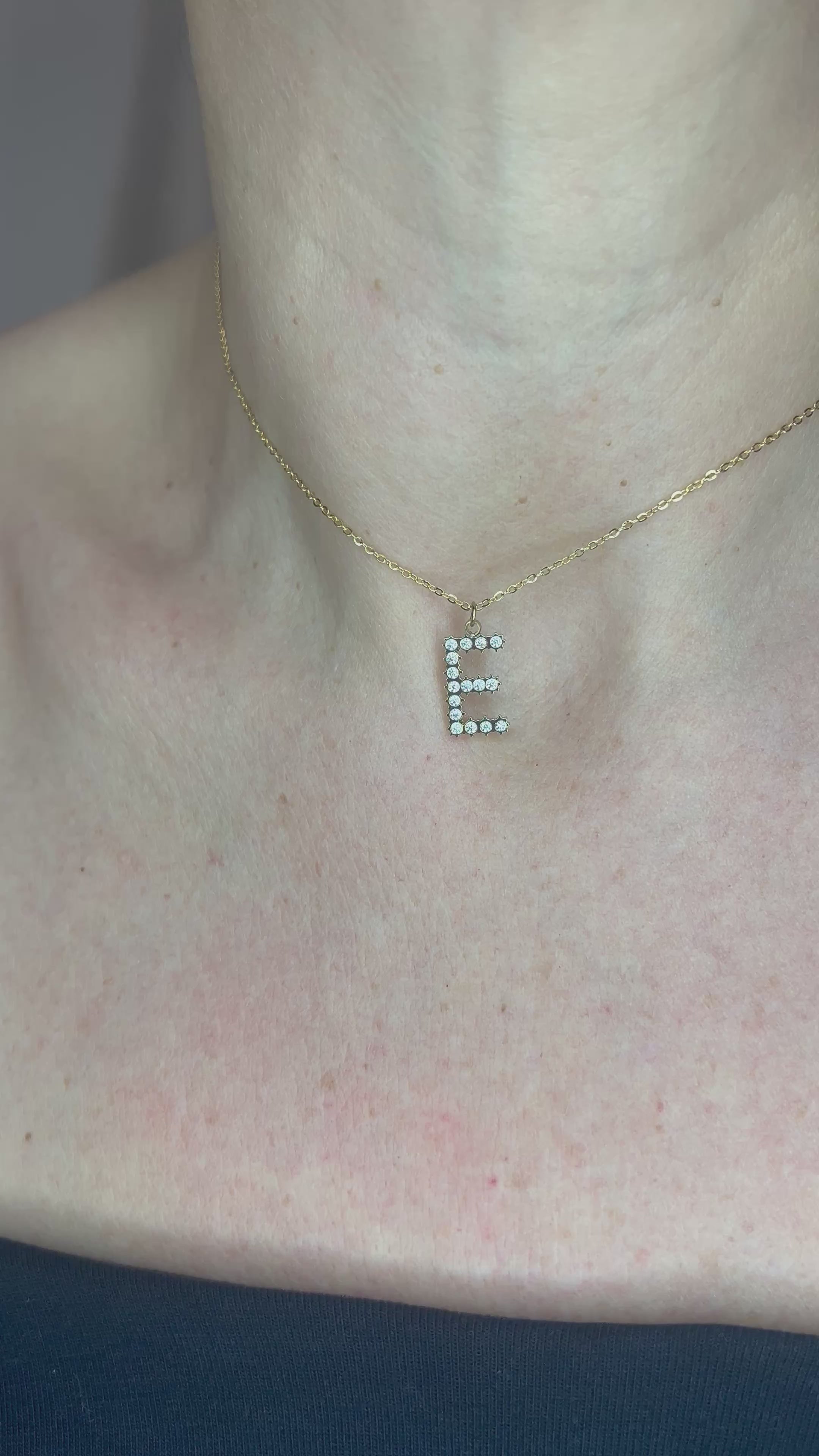 Collier initial (personnalisable)